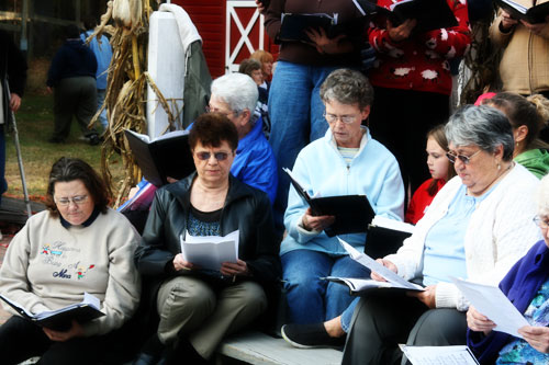 Starke County Community Choir performs at Hensler's